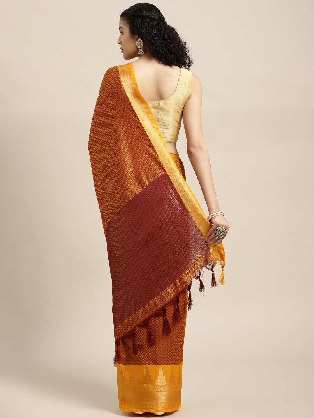 Uppada Cotton Silk Saree With Self Butti