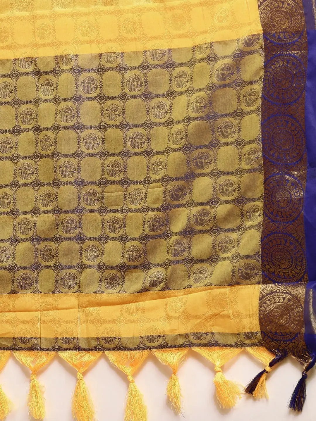 Uppada Cotton Silk Saree With Self Butti