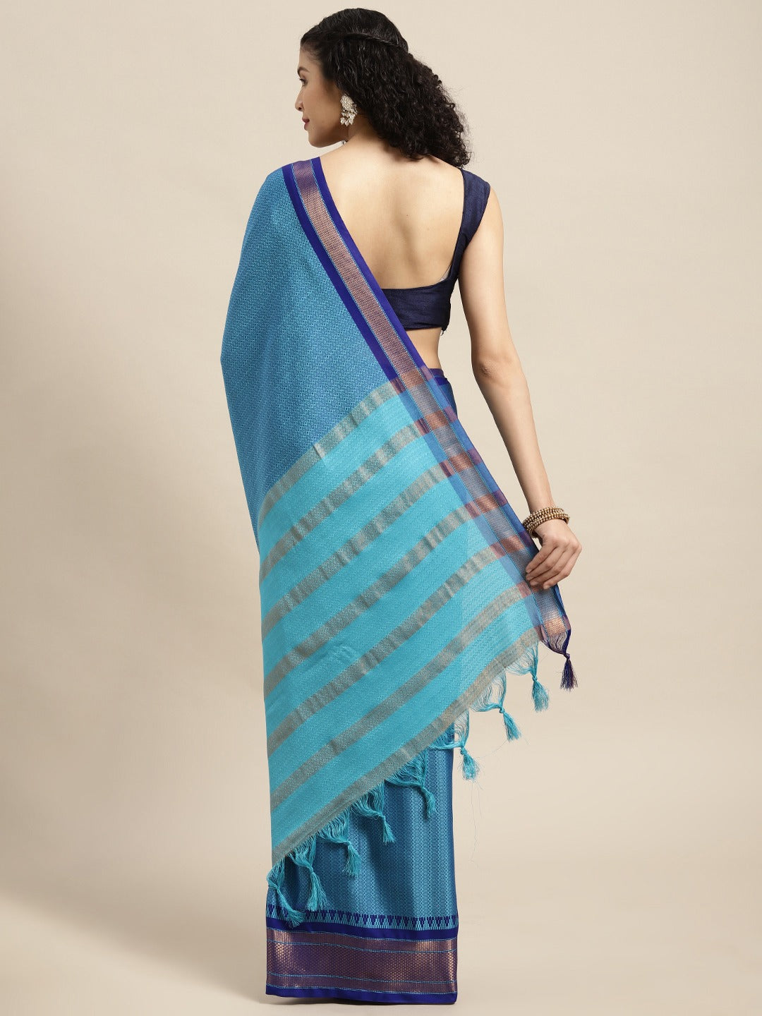 Uppada Cotton Silk Saree With Self Butti