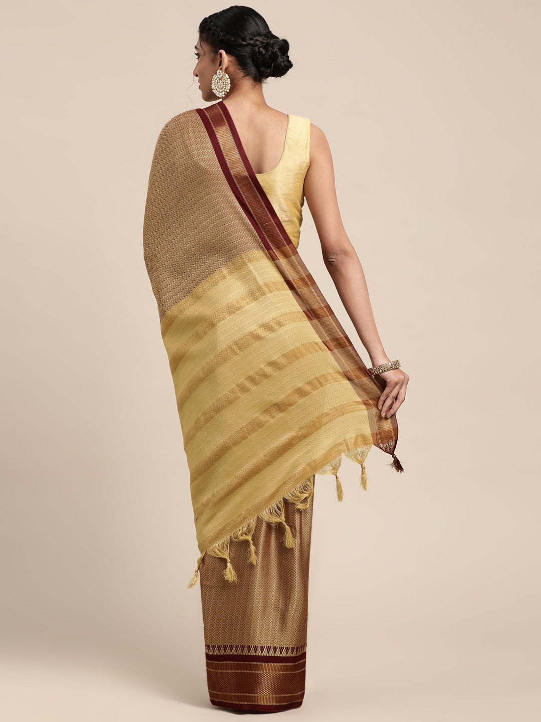 Uppada Cotton Silk Saree With Self Butti