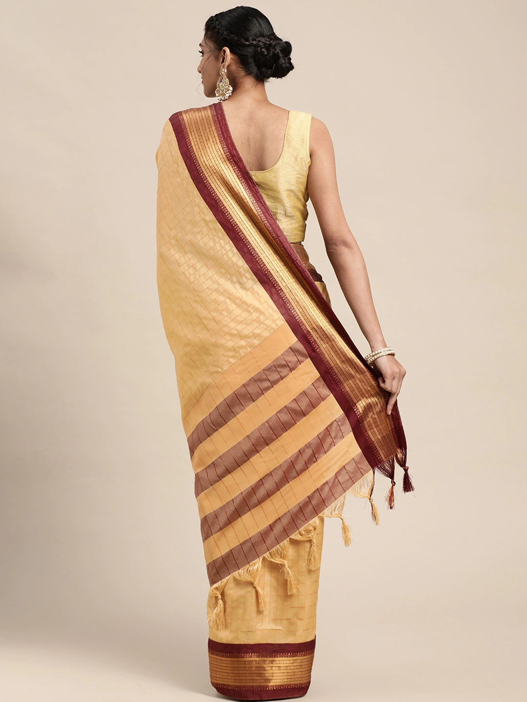 Uppada Cotton Silk Saree With Self Butti