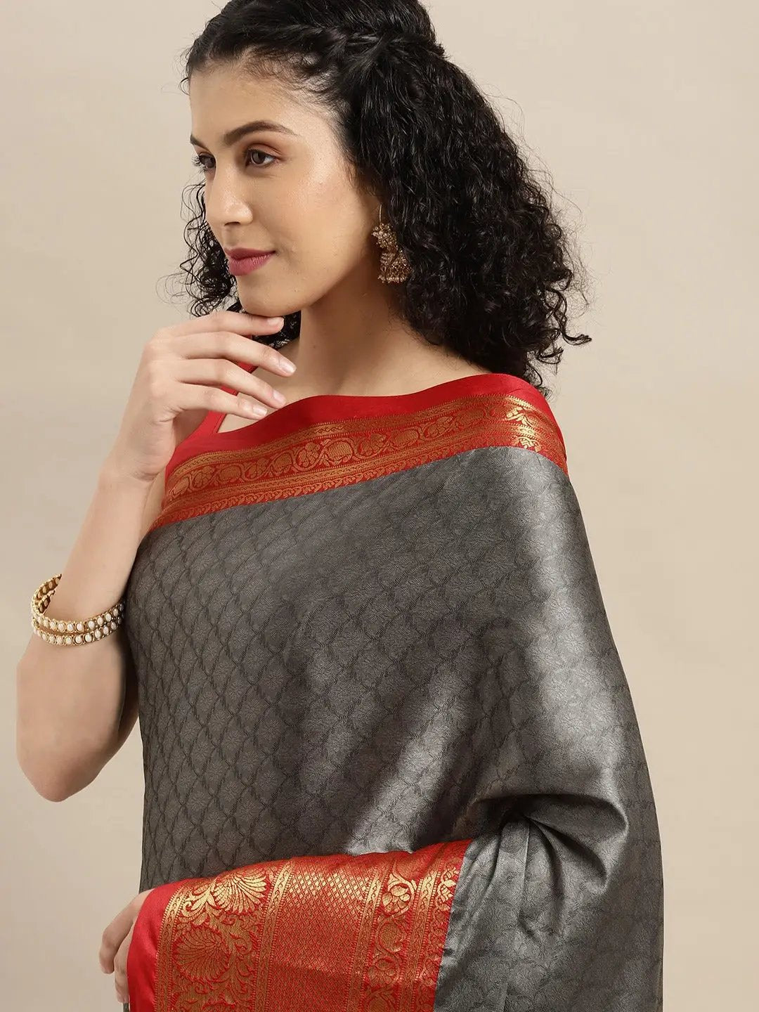 Uppada Cotton Silk Saree With Self Butti