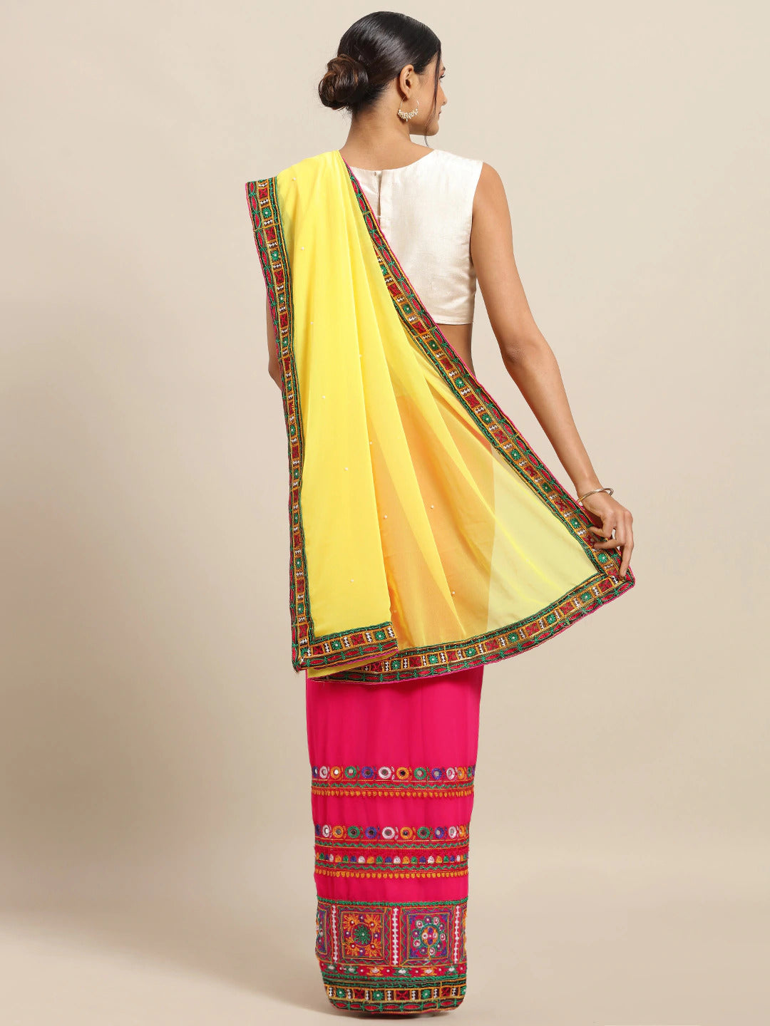 Shop Kutch Famous Gajji Silk Beautiful Bandhej Saree Online | ArtistryC