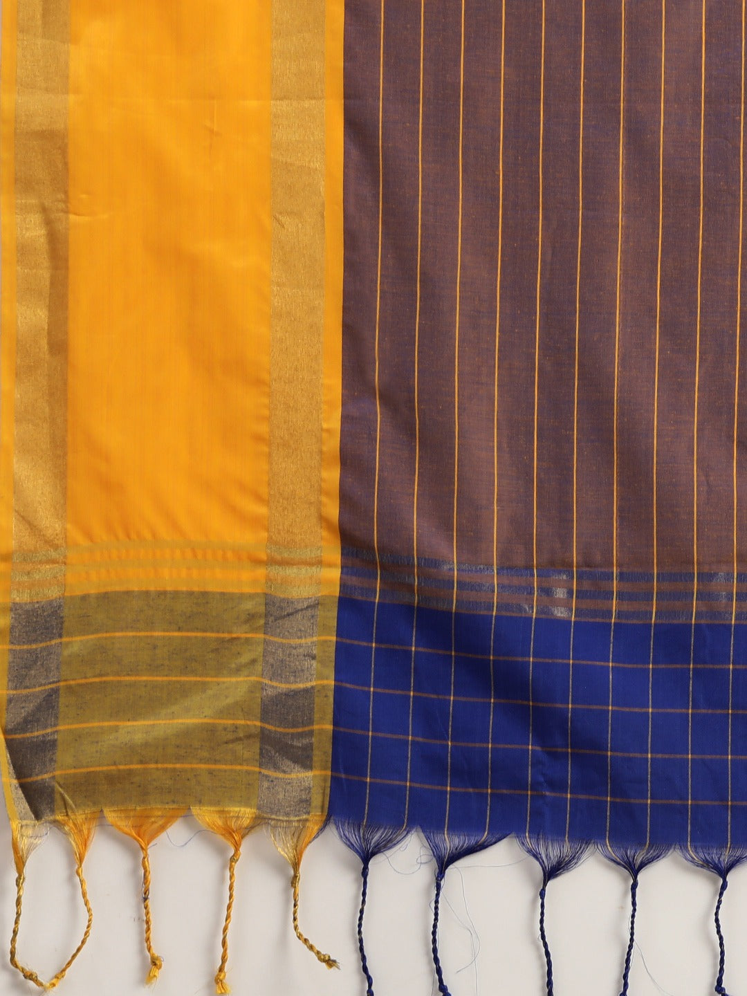  Stylish Silk Cotton Checked Zari Work Saree At Vastranand